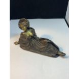 A COLD PAINTED BRONZE FIGURE WHICH OPENS OUT TO REVEAL A LADY ON A LILY PAD L:14cm