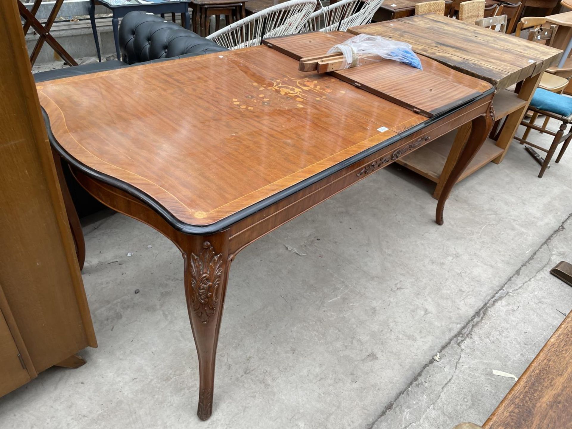 AN ITALIAN STYLE INLAID EXTENDING DINING TABLE 68" X 36" (LEAF 15")