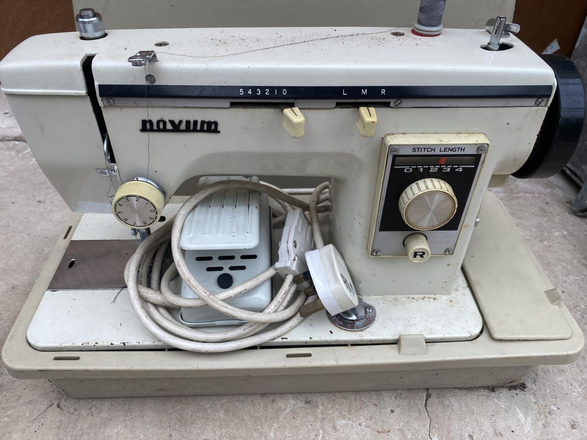 A RETRO NOVUM SEWING MACHINE WITH CASE - Image 2 of 3