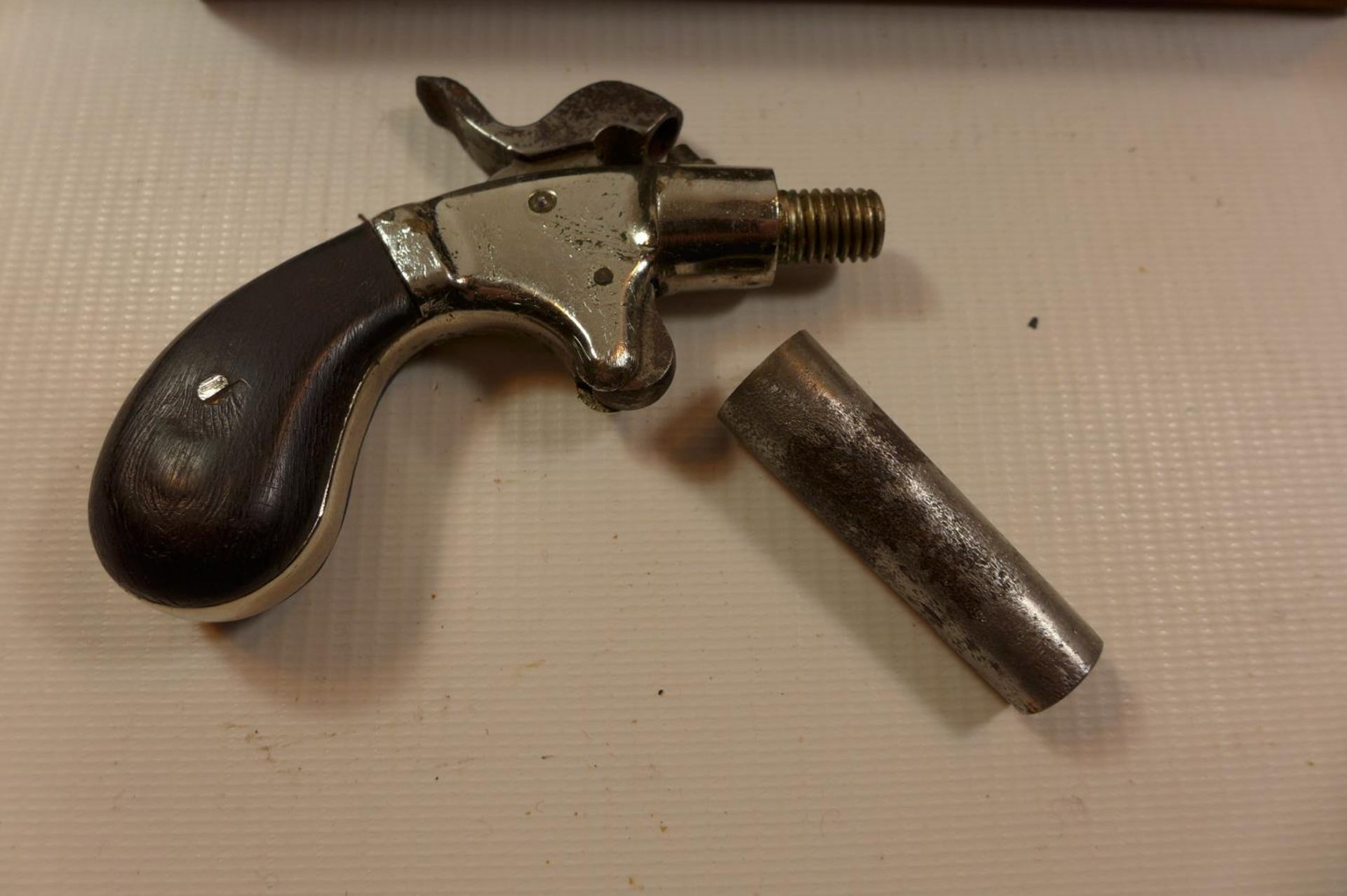 A CASED PERCUSSION CAP 5.5CM TURN OFF BARREL POCKET PISTOL, BARREL MARKER COLT - Image 6 of 7