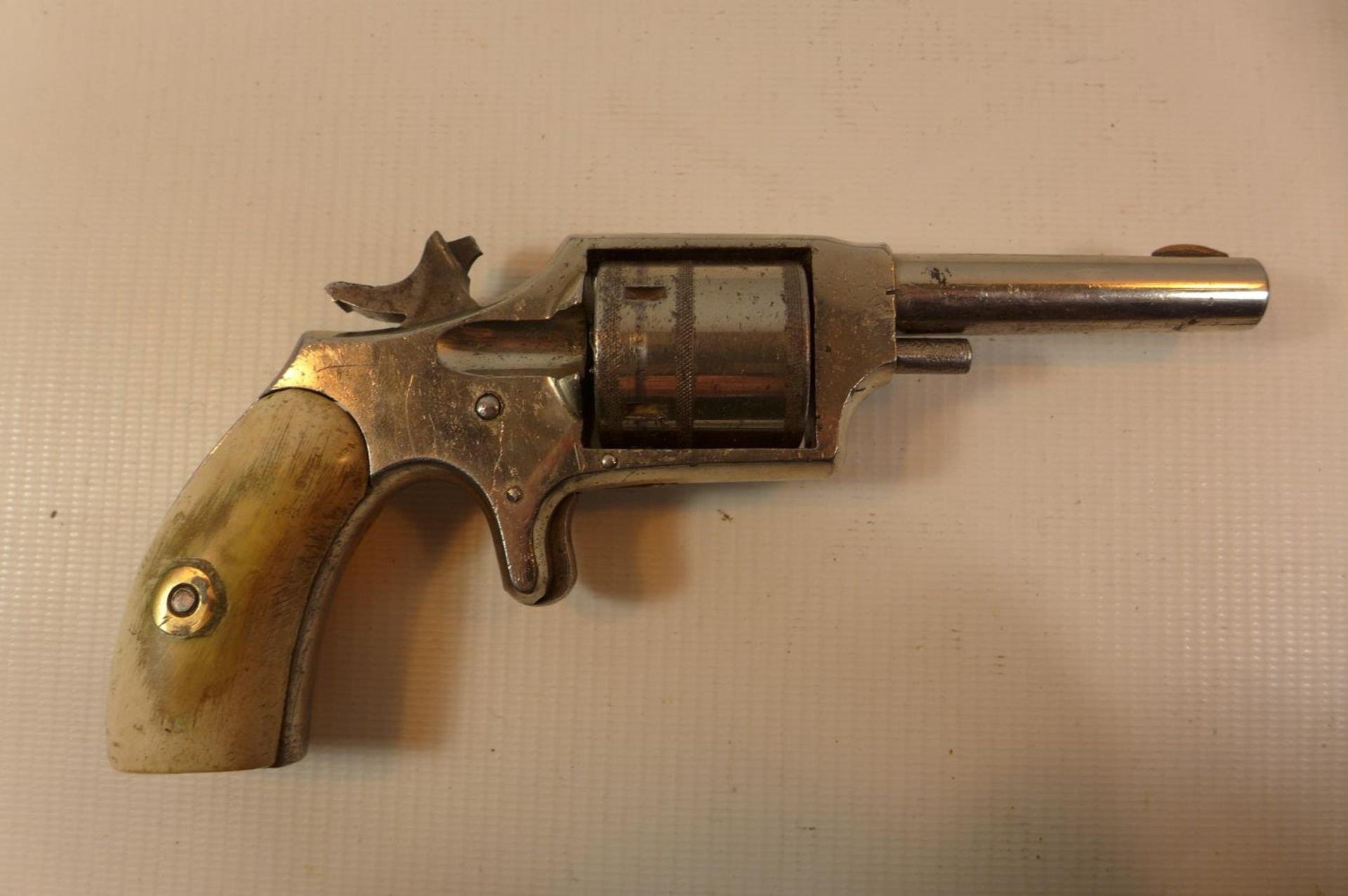 A 32 RIMFIRE HOPKINS & ALLEN "DICTATOR" SIX SHOT REVOLVER WITH 7.5CM BARREL - Image 3 of 7