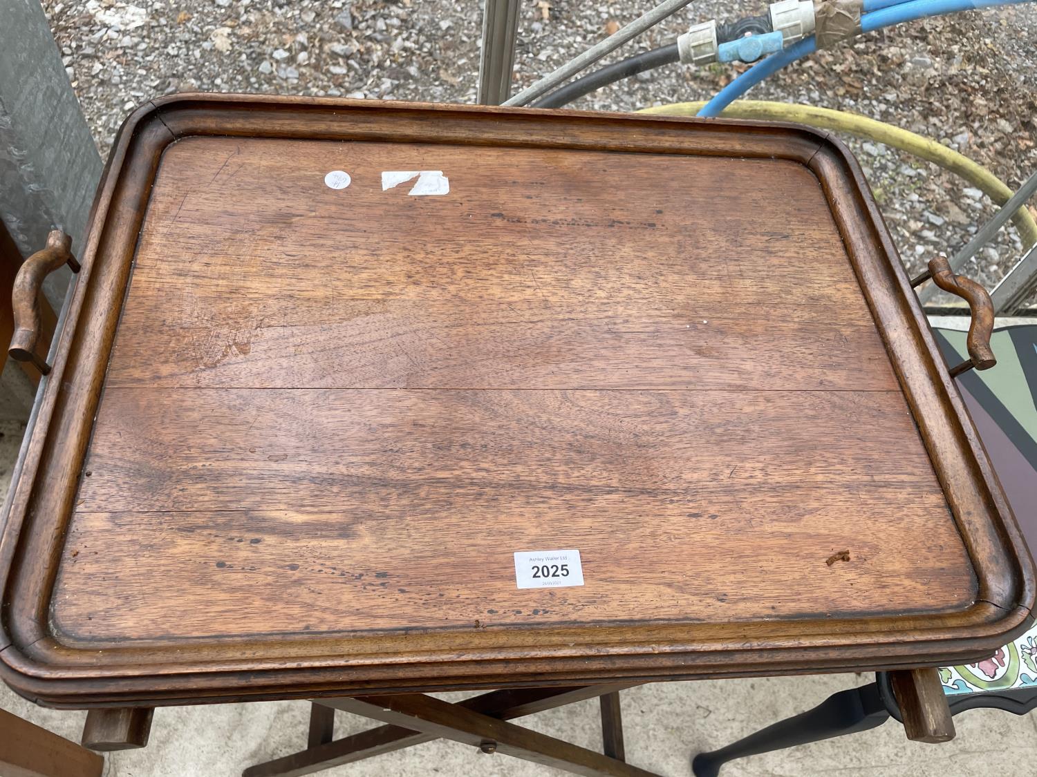 AN EDWARDIAN BUTLERS TRAY ON FOLDING STAND - Image 2 of 4