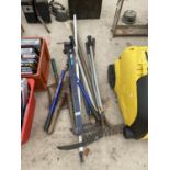 AN ASSORTMENT OF TOOLS TO INCLUDE SASH CLAMPS, RAKES AND SHEARS ETC