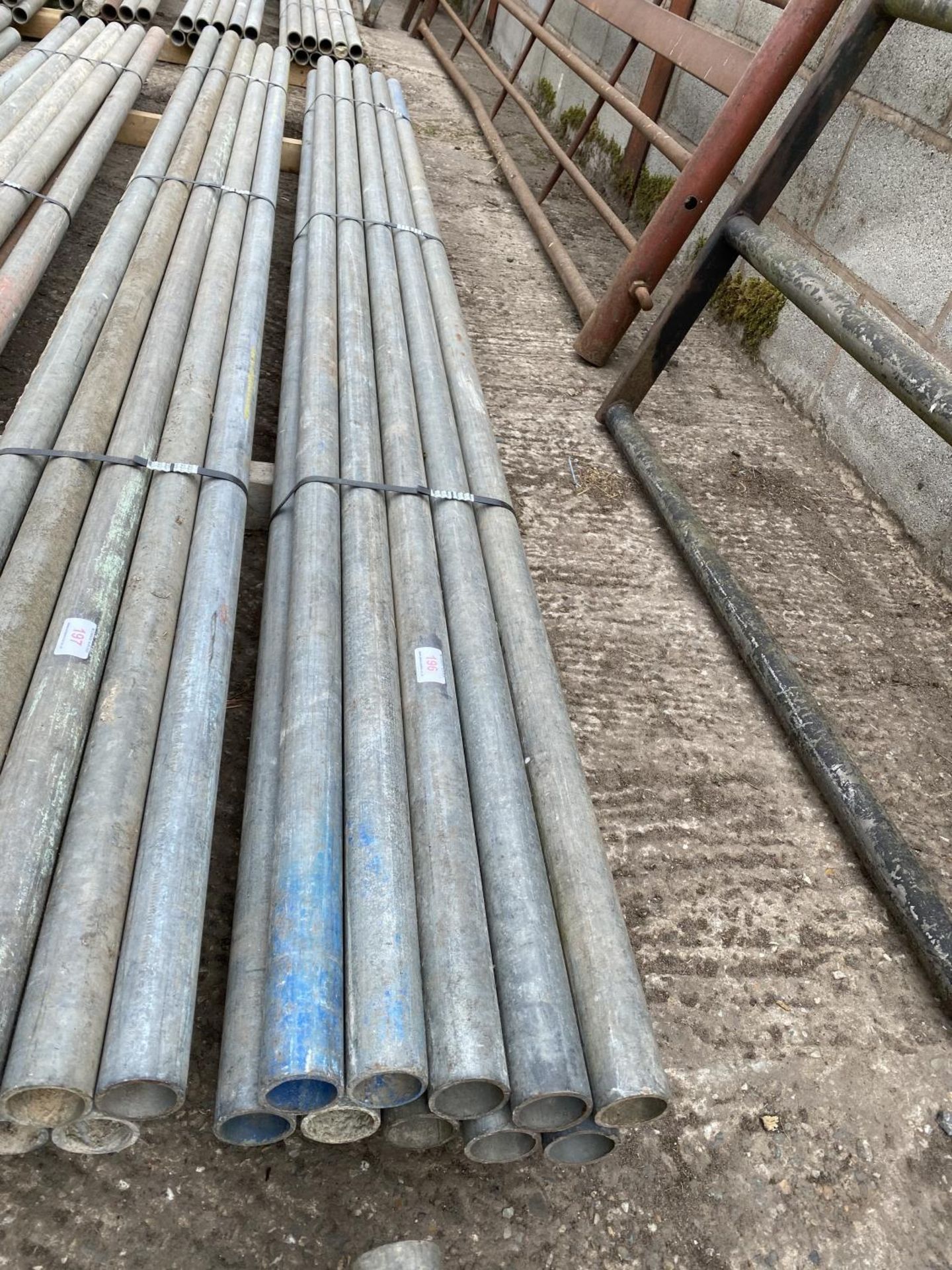 10 SCAFFOLD PIPES 10' LONG