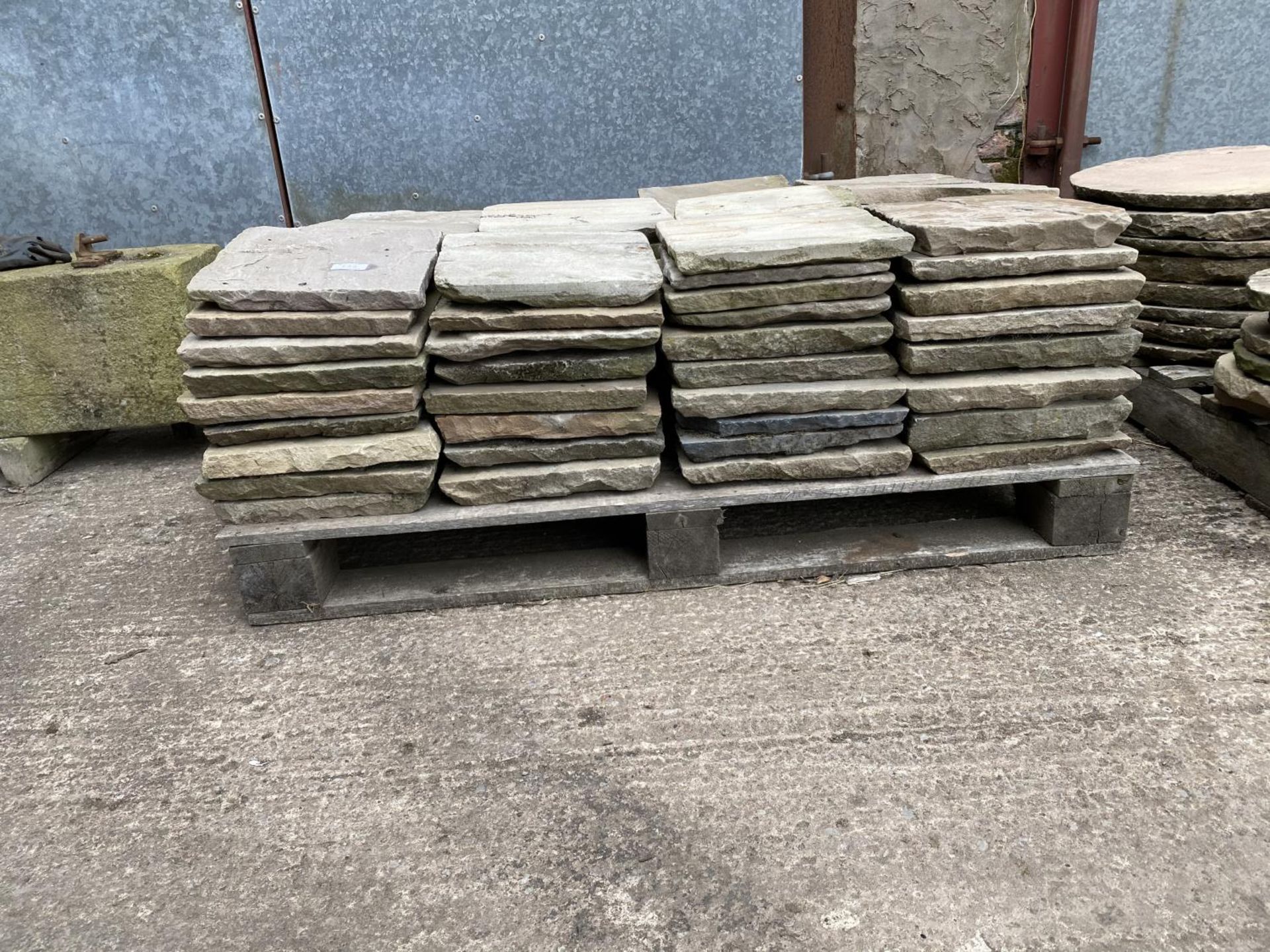 PALLET OF INDIAN STONE 11"X11" (APPROX 95)