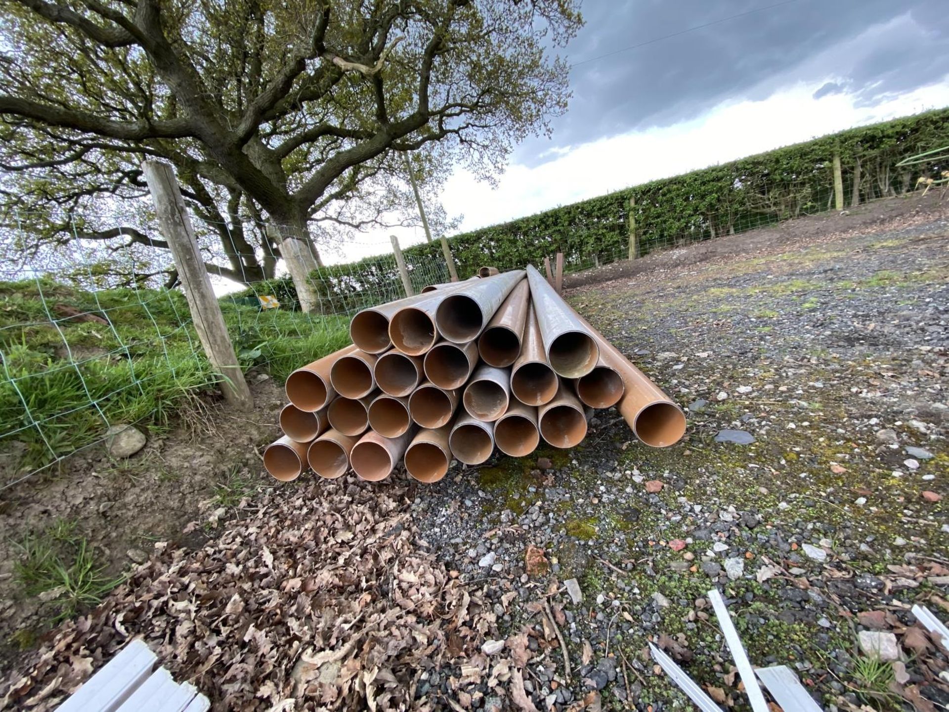 24 X 4" SOIL PIPES 19'8" LONG + STILLAGE - Image 2 of 2
