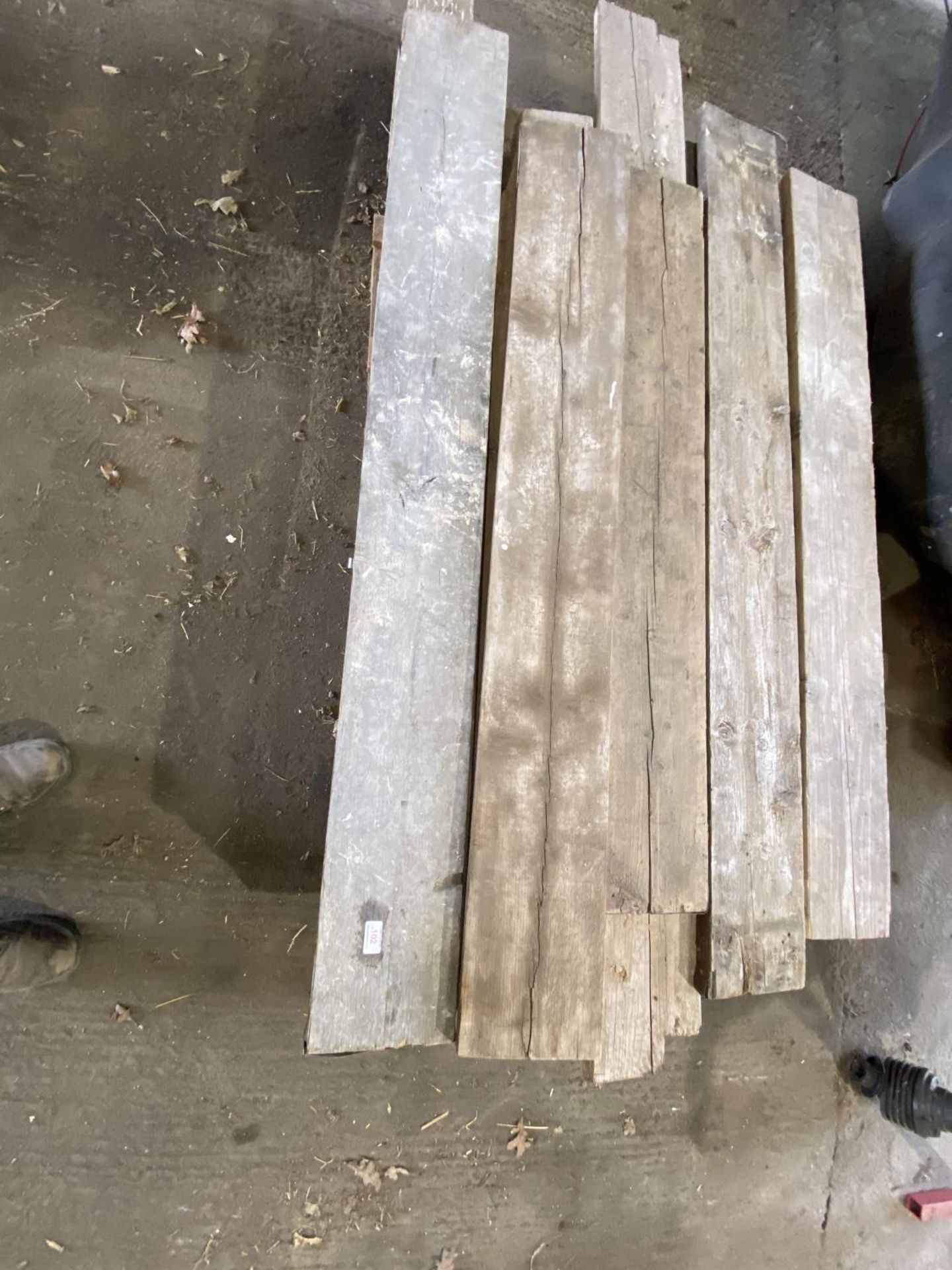 PALLET OF SHORT SCAFFOLD PLANKS APPROX 23