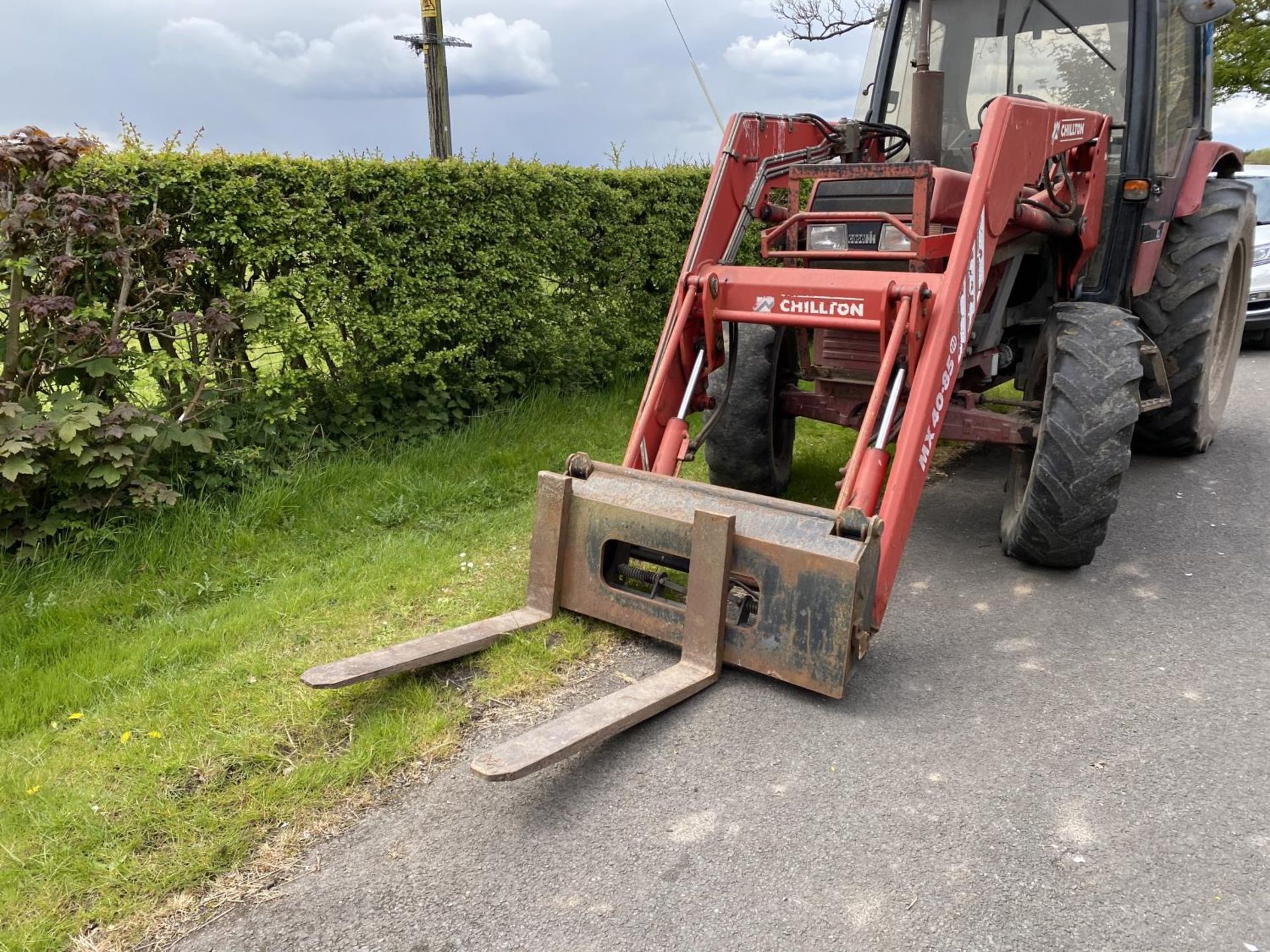 CASE 895XLTRACTOR WITH CHILTON MX40.85 FORE END LOADER (_____hrs.) - Image 5 of 5