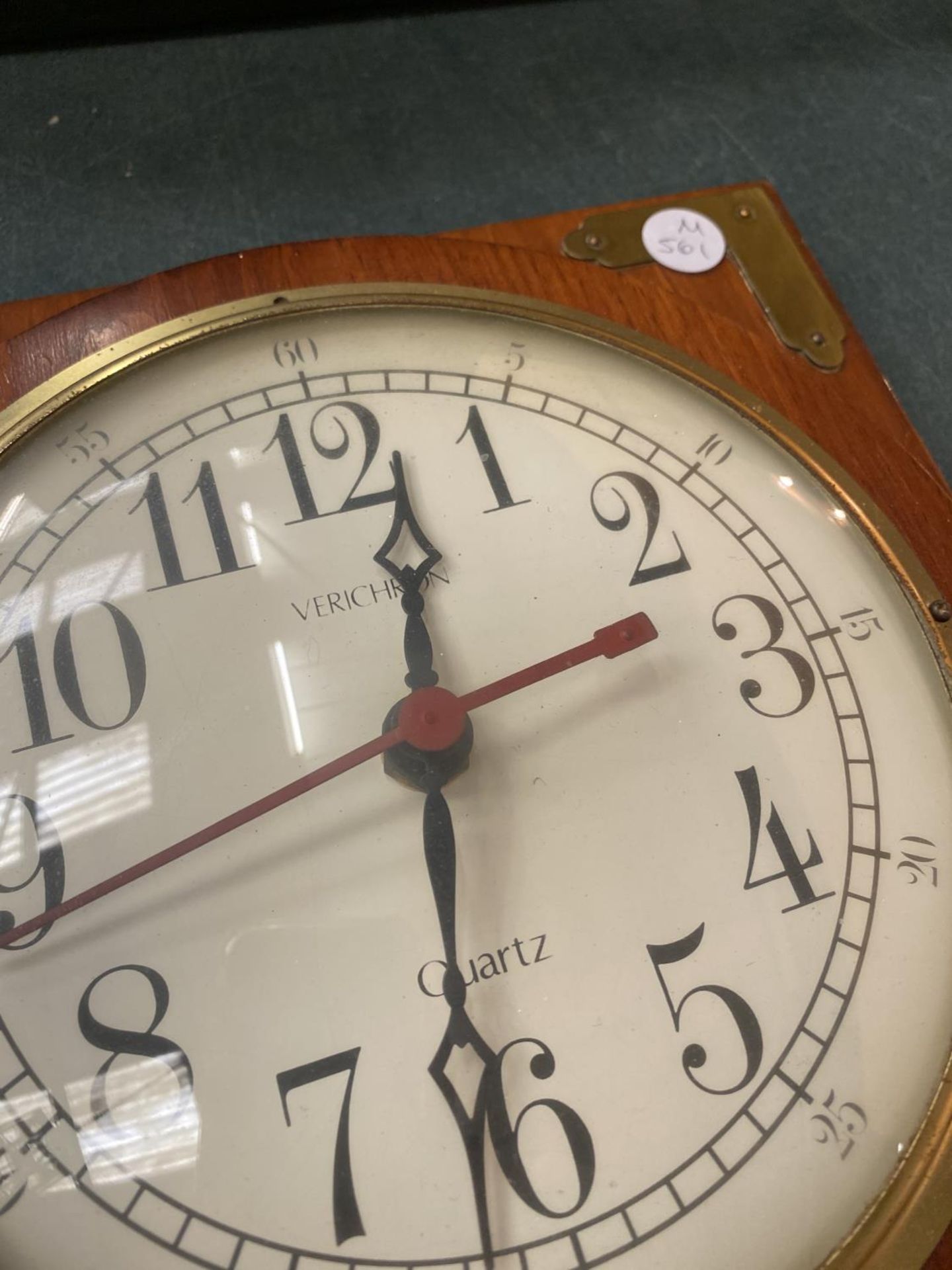 A WOODEN FRAMED WALL CLOCK WITH BRASS CORNERS - Image 3 of 3