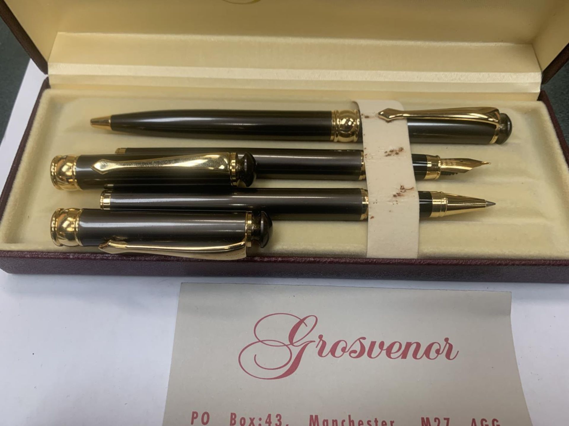 TWO BOXED PEN SETS TO INCLUDE A GROSVENOR THREE PEN TO INCLUDE TWO BIROS AND A FOUNTAIN PEN AND A - Image 2 of 3