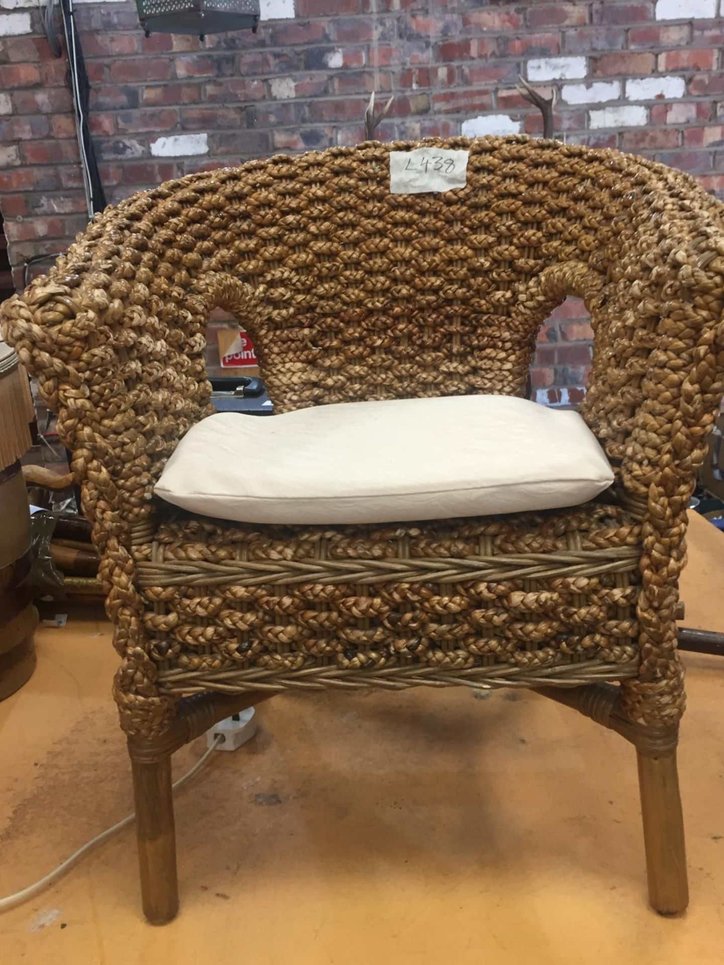 A CHILDS CURVED BACK WOVEN CHAIR - Image 2 of 3