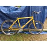 A MENS YELLOW BICYCLE NB:THESE ITEMS ARE TO BE COLLECTED FROM HEATHER BANK FARM, CONGLETON,