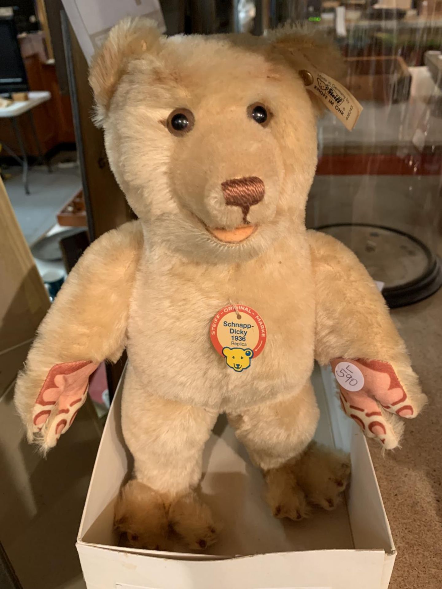 A STEIFF SCHNAPP DICKIE REPLICA TEDDY LIMITED EDITION OF 5000 WITH EAR STUD