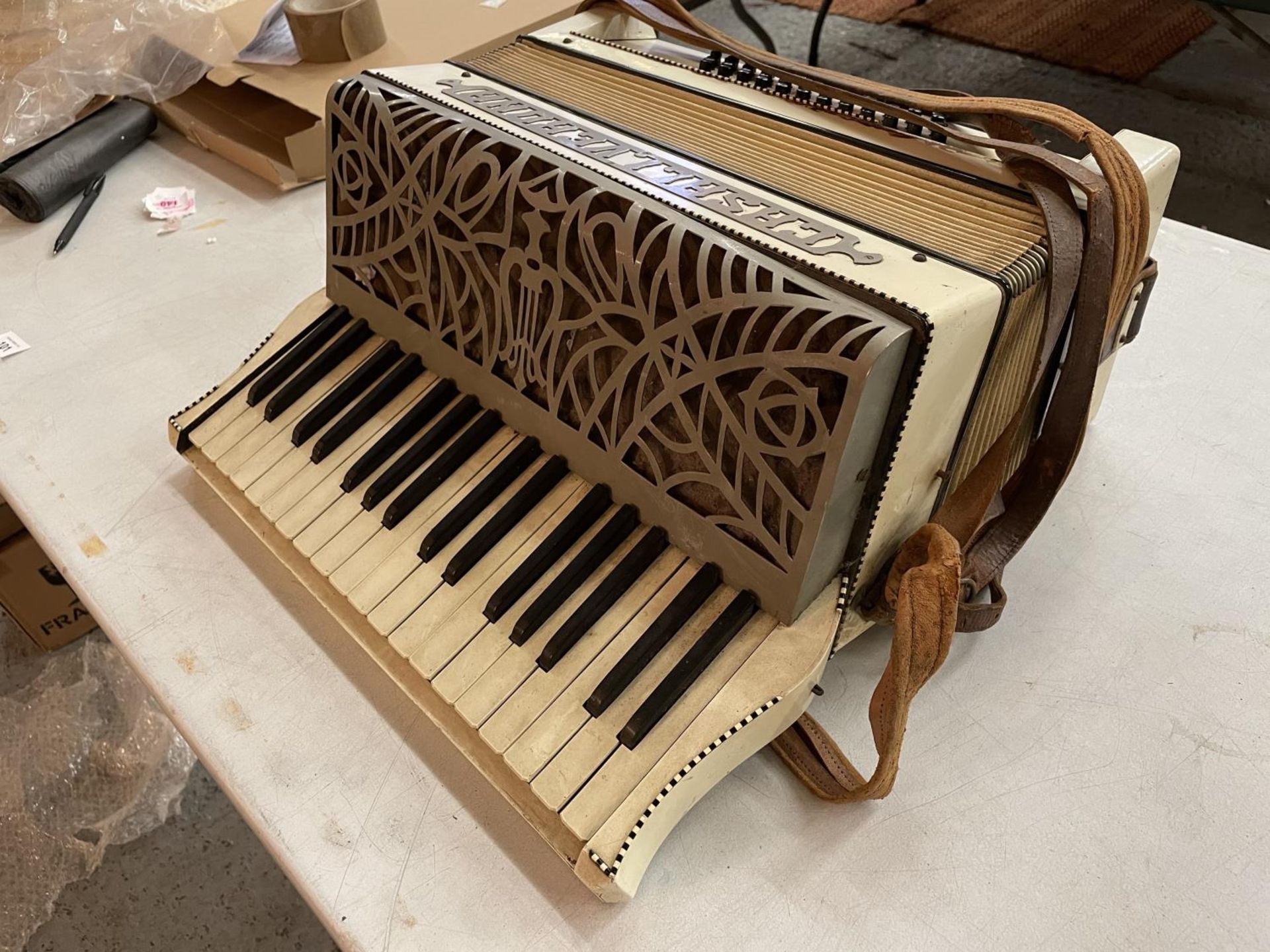 A VINTAGE ACCORDIAN - Image 2 of 5