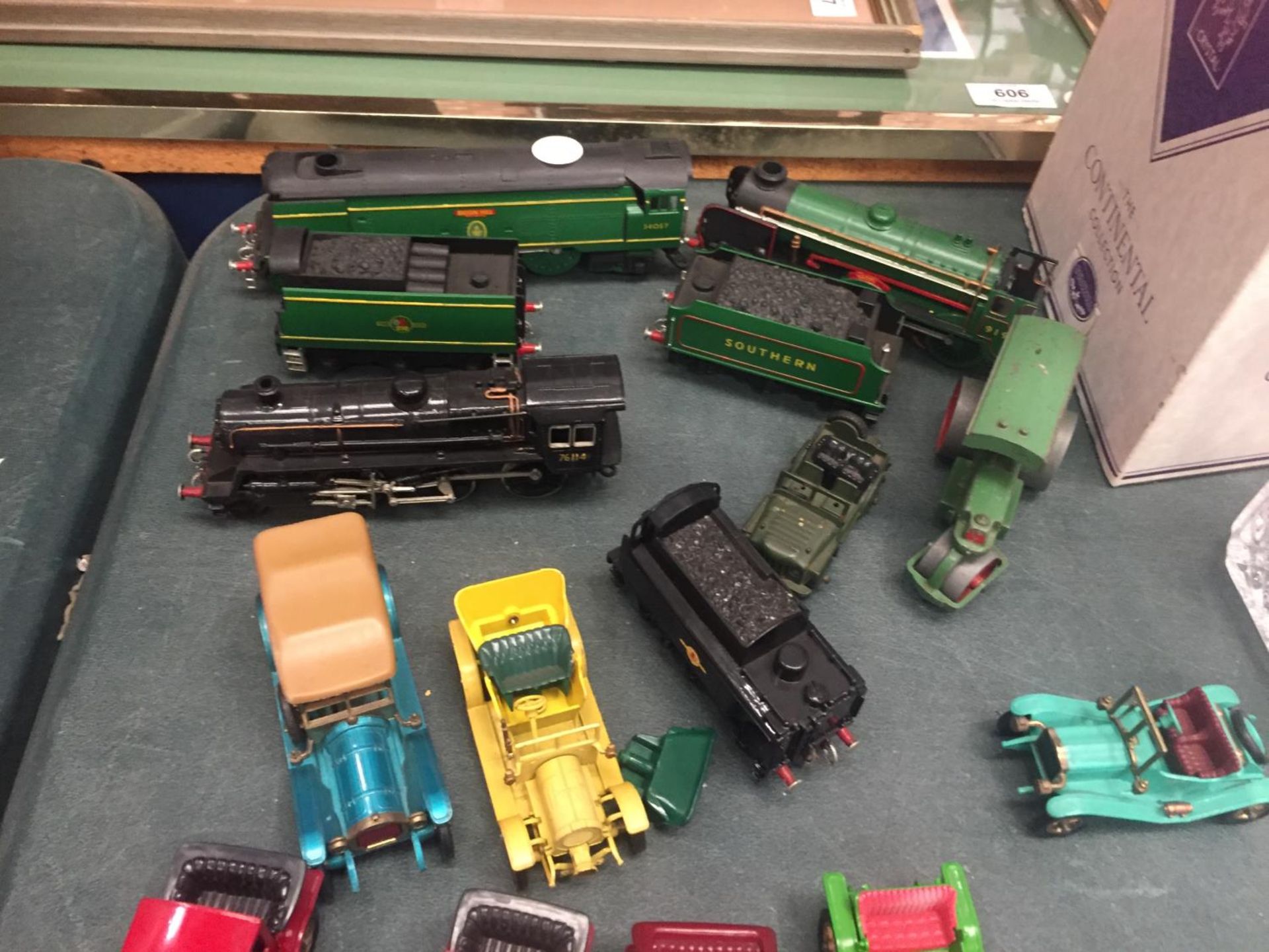 VARIOUS TOY CARS AND TRAINS - Image 4 of 4