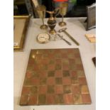 A MIXED GROUP TO INCLUDE A BRASS AND COPPER CHESS BOARD (A/F), TWO BRASS GOBLETS, A BRASS GAVEL, A