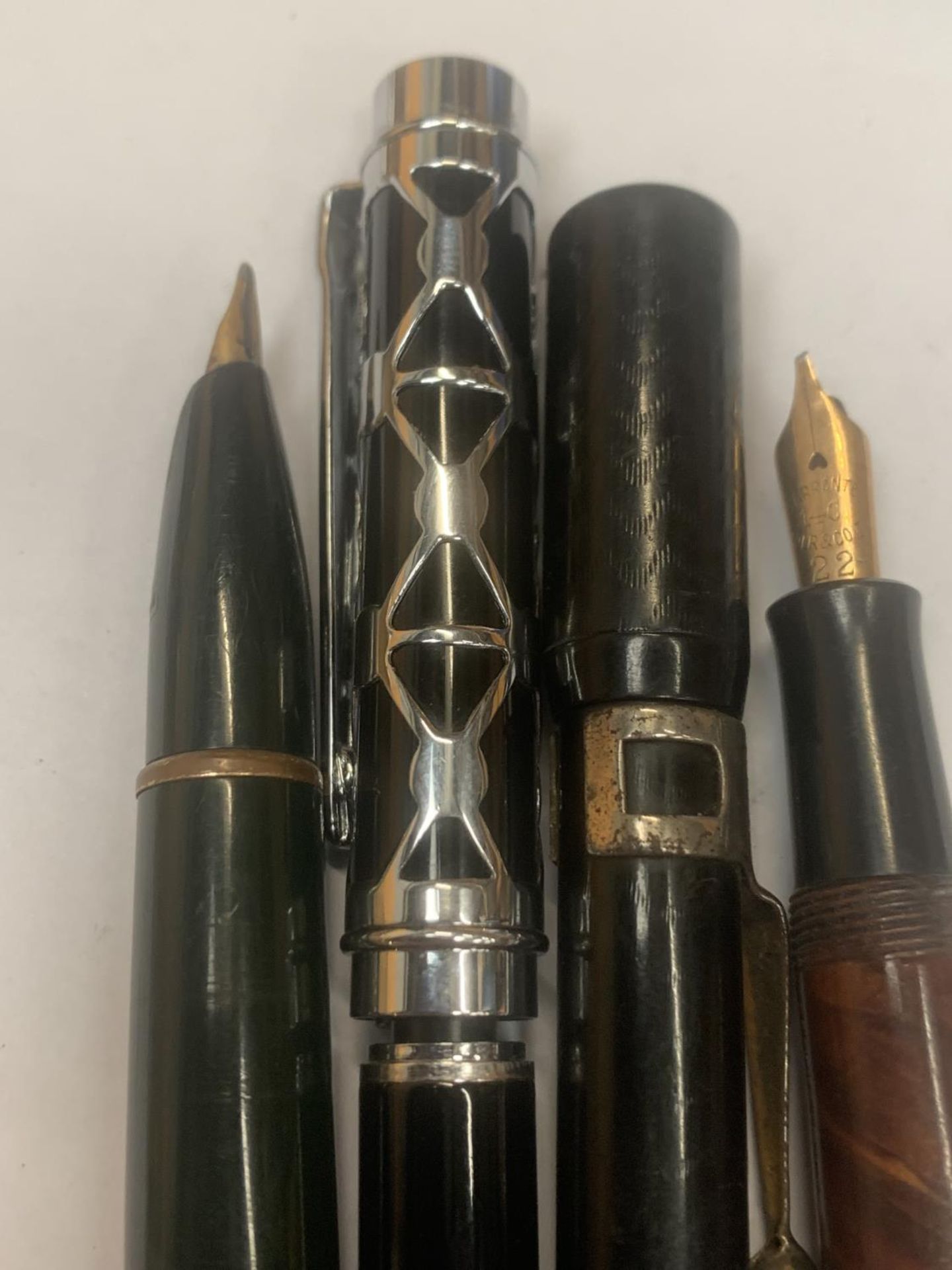 FOUR VARIOUS PENS TO INCLUDE THREE FOUNTAIN PENS AND A BIRO ALL A/F - Image 2 of 2