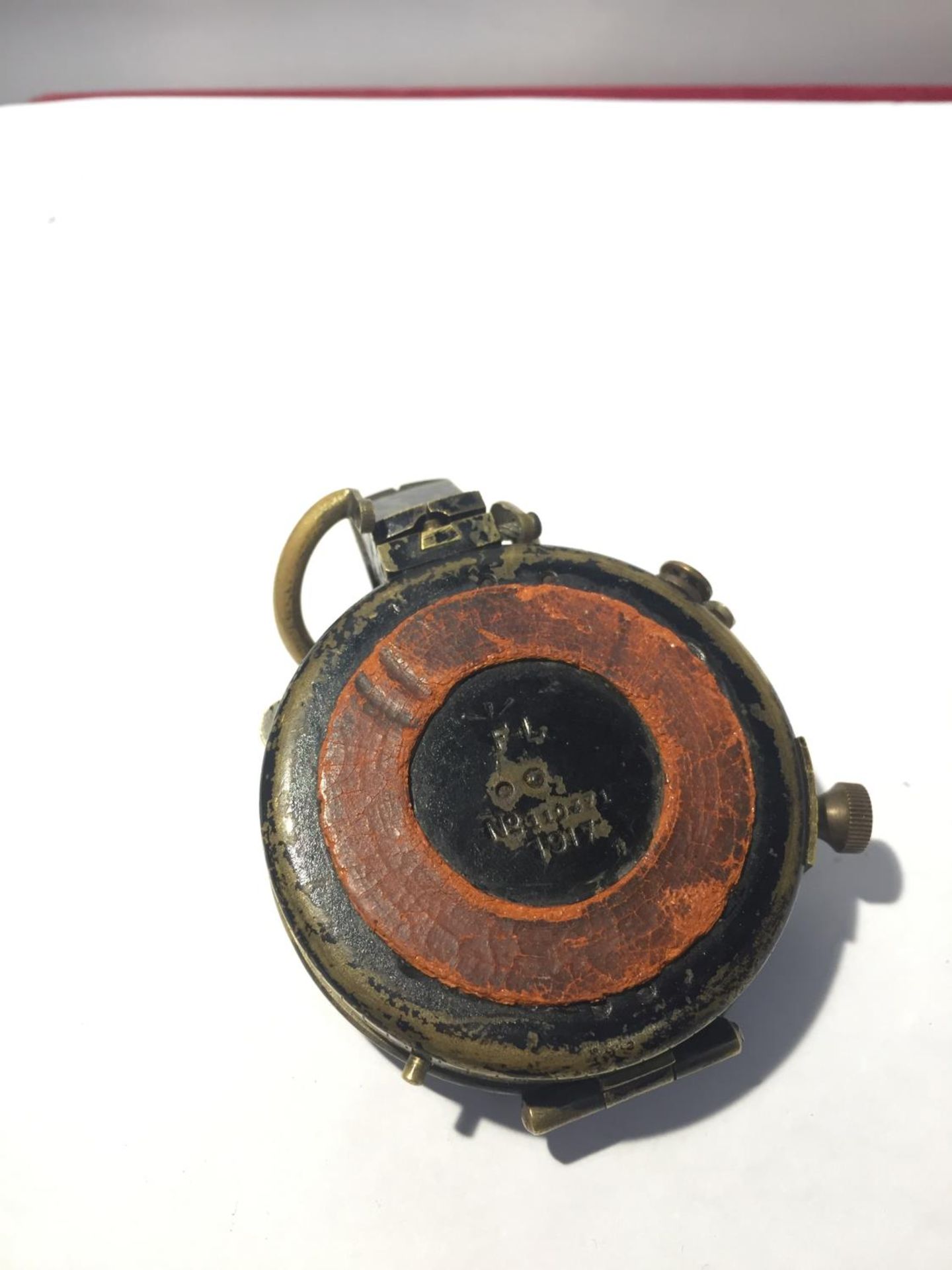 A MILITARY COMPASS DATED 1917 - Image 2 of 5