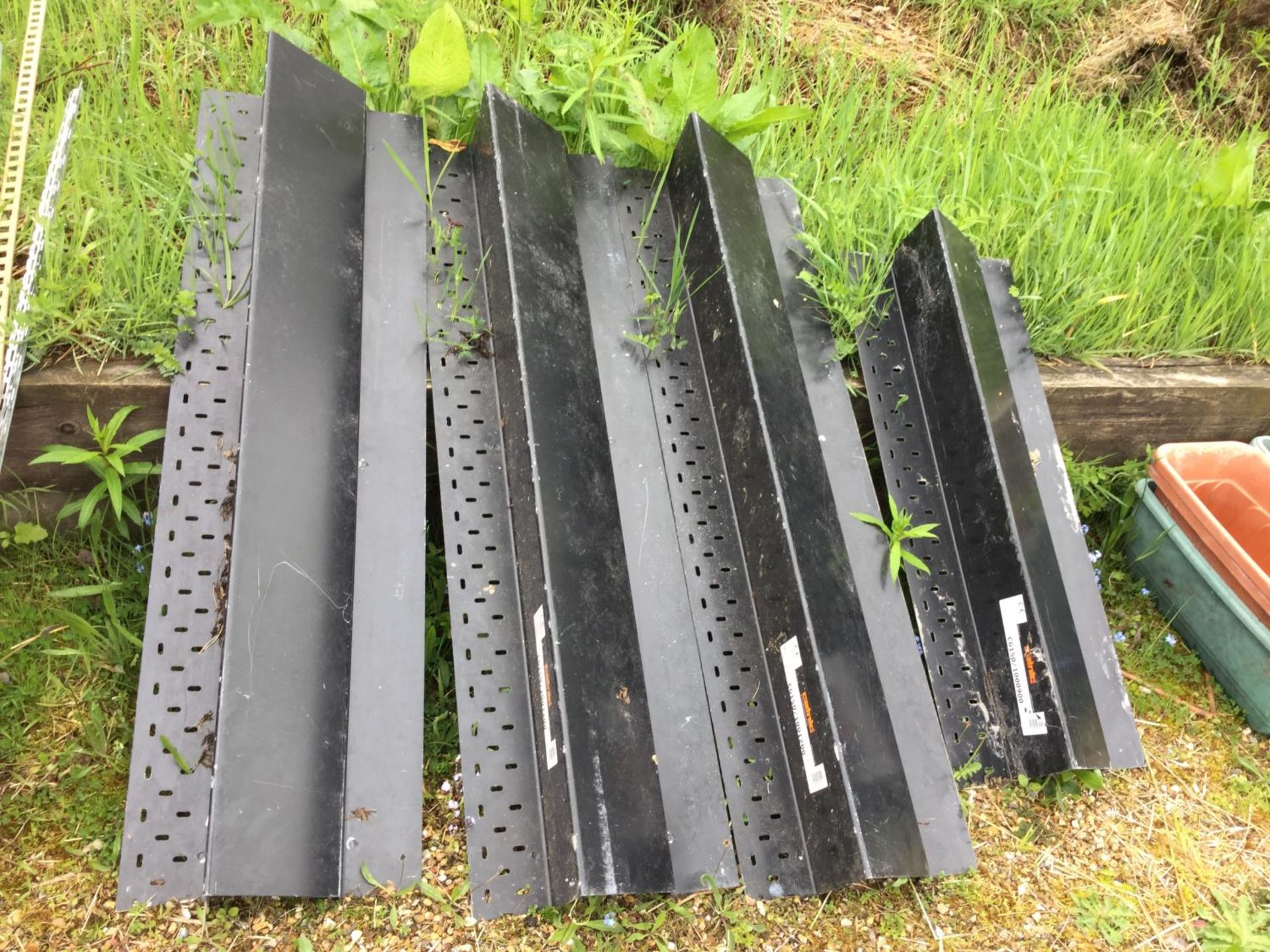 A COLLECTION OF CAT LINTELS TO INCLUDE THREE CG150/100/1200 AND ONE CG150/1000/900 NB:THESE ITEMS