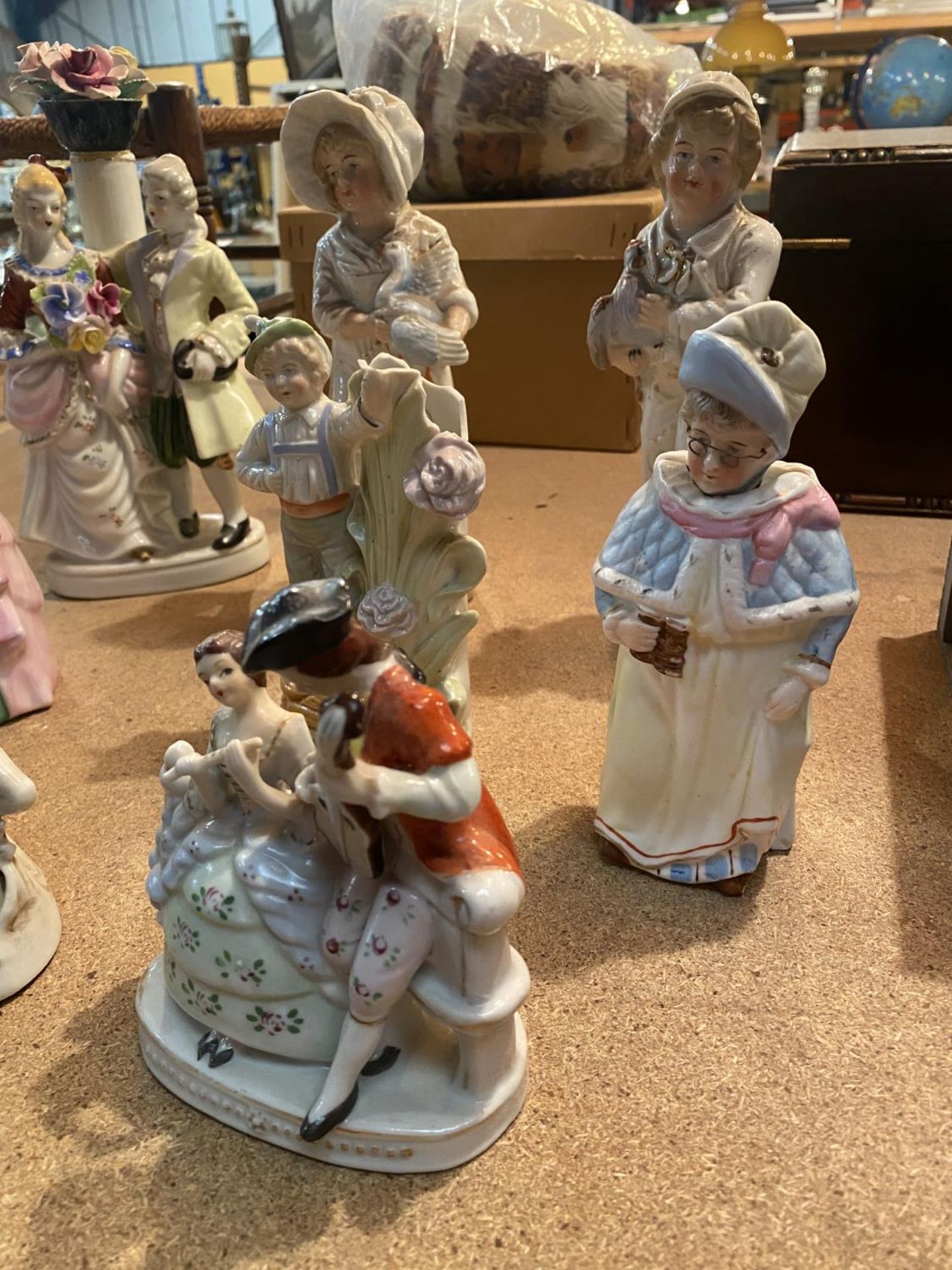 A COLLECTION OF EIGHT ASSORTED FIGURINES - Image 6 of 6