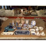 A MIXED GROUP OF CERAMICS TO INCLUDE SPODE, COALPORT, ROYAL ALBERT, AYNSLEY, MASONS EXAMPLES ETC.