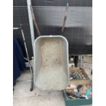 A B&Q WHEELBARROW