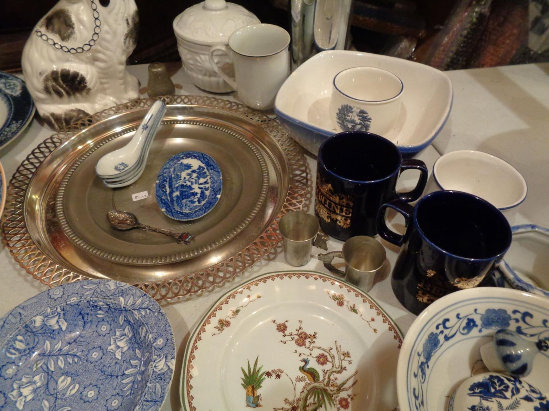 VARIOUS ITEMS TO INCLUDE COLLECTABLE PLATES, FLATBACK SPANIEL, SODA SYPHON, METALWARE ETC - Image 2 of 2