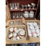 A LARGE QUANTITY OF KITCHEN WARE TO INCLUDE ILLY CUPS, SALT AND PEPPER GRINDERS AND SAUCE BOATS ETC