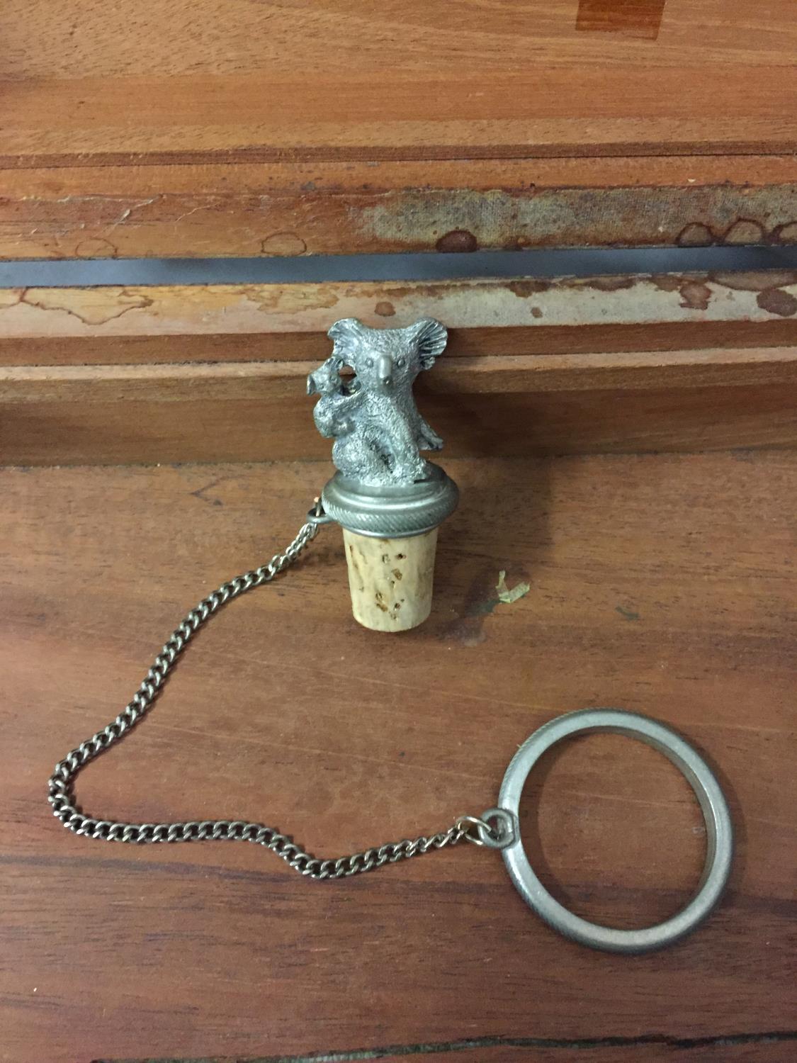 A MAHOGANY BOX WITH BRASS INLAY AND A KOALA BEAR WINE STOPPER - Image 10 of 10