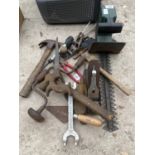 AN ASSORTMENT OF TOOLS TO INCLUDE AN ELECTRIC HEDGE TRIMMER, HAMMERS AND TWO WOOD PLANES ETC