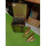 A VINTAGE BRASS COAL BIN WITH LID, FIRE BELOW AND TONGUES ETC