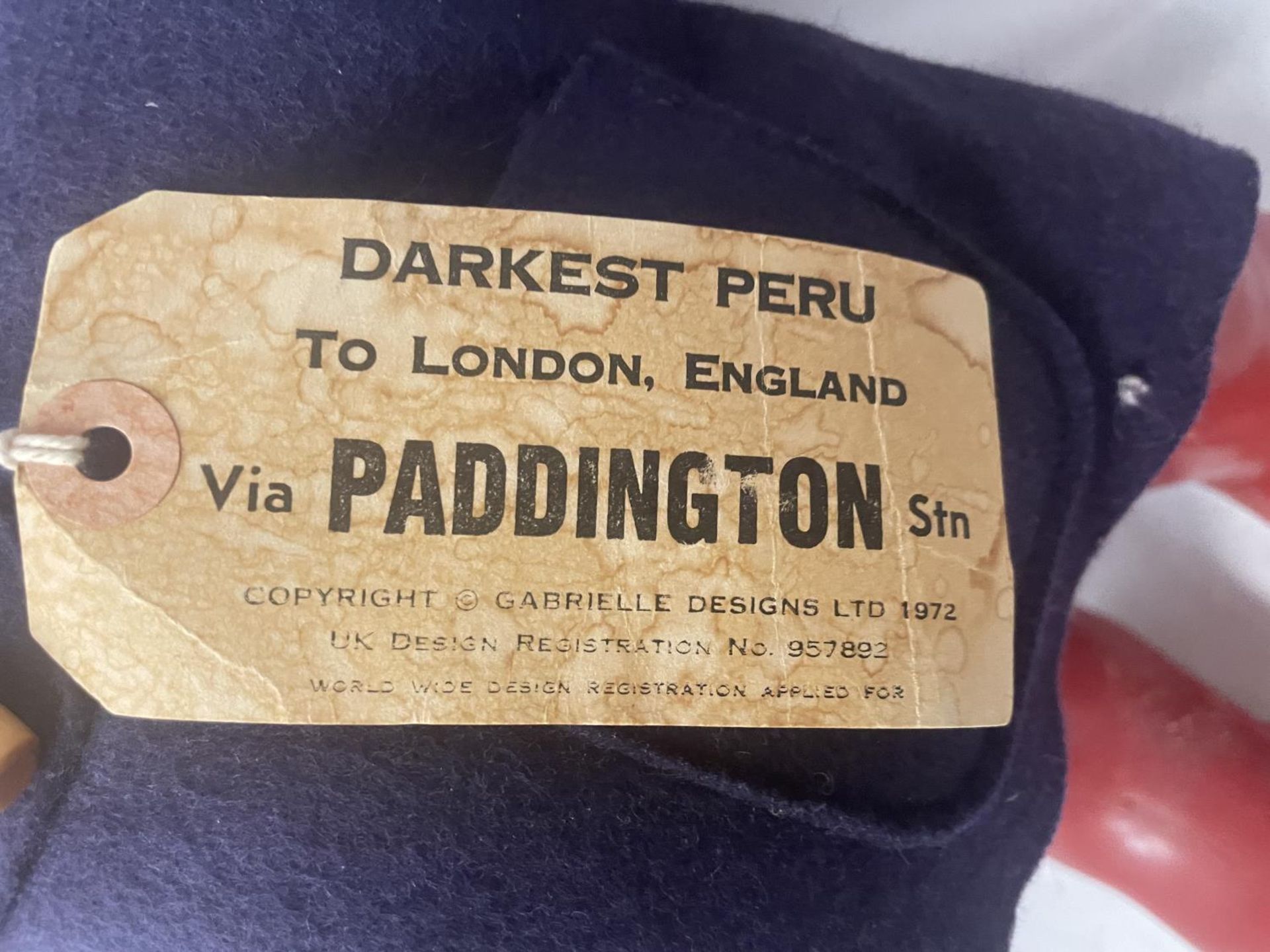 A PADDINGTON BEAR FIGURE WITH LABEL STATING GABRIELLE DESIGNS 1972, DESIGN NUMBER 957892 - Image 4 of 7