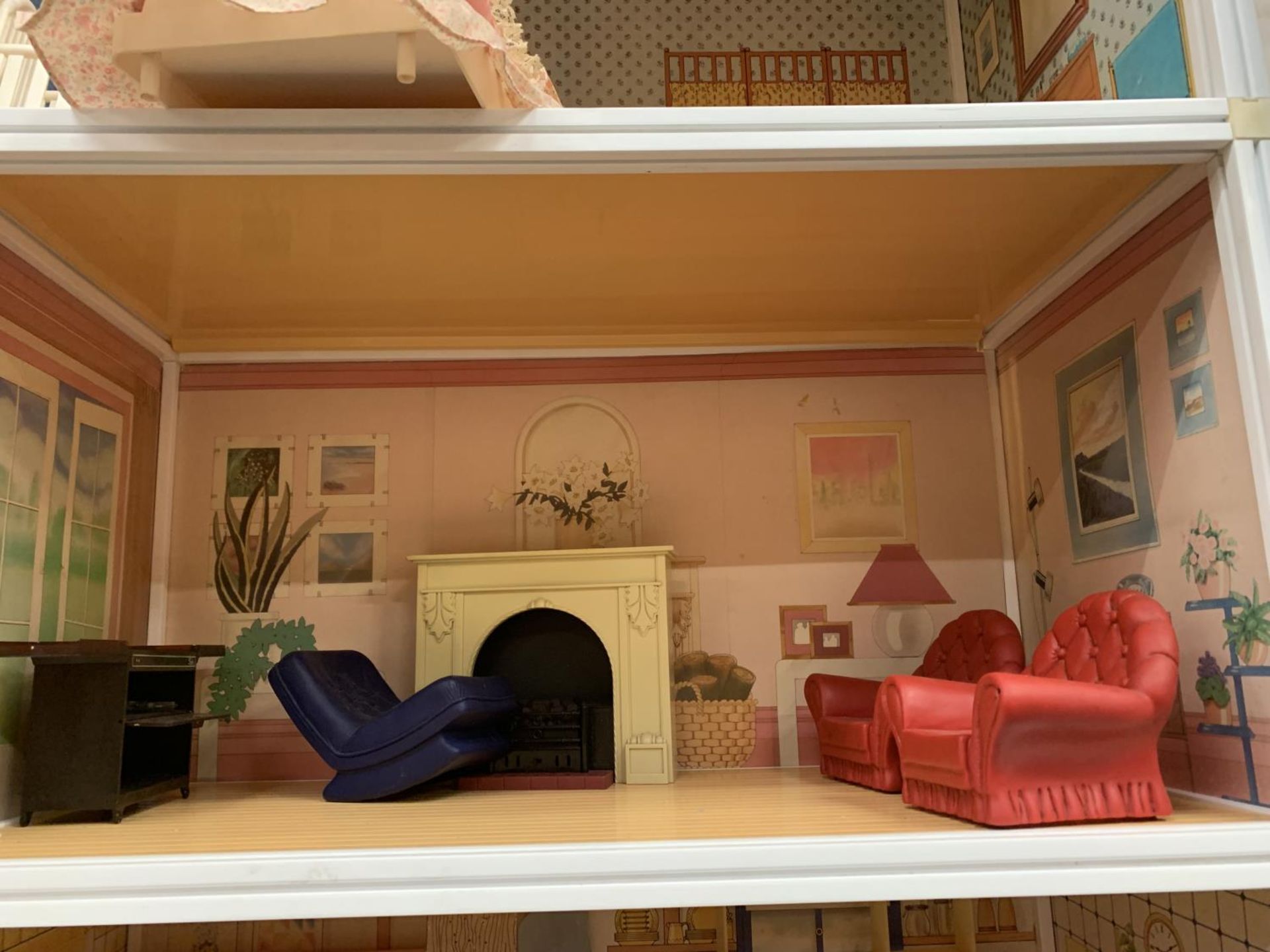 A VERY LARGE THREE STOREY SINDY DOLLS HOUSE WITH ROOF TOP TERRACE TO INCLUDE FURNITURE - Image 2 of 4