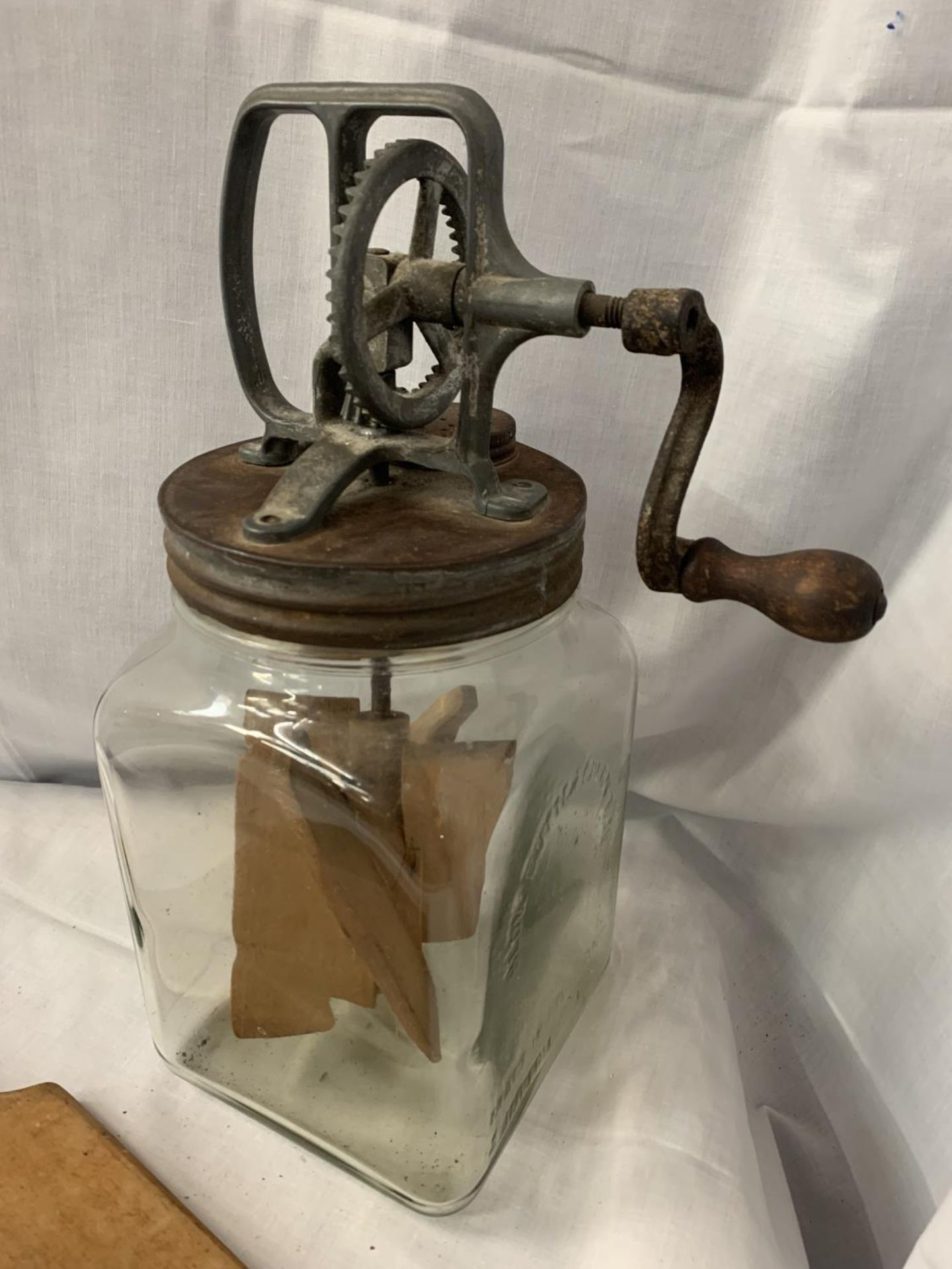 A VINTAGE BUTTER CHURNER WITH A PAIR OF BUTTER PATS - Image 2 of 3