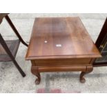 A MAHOGANY LAMP TABLE WITH SINGLE DRAWER