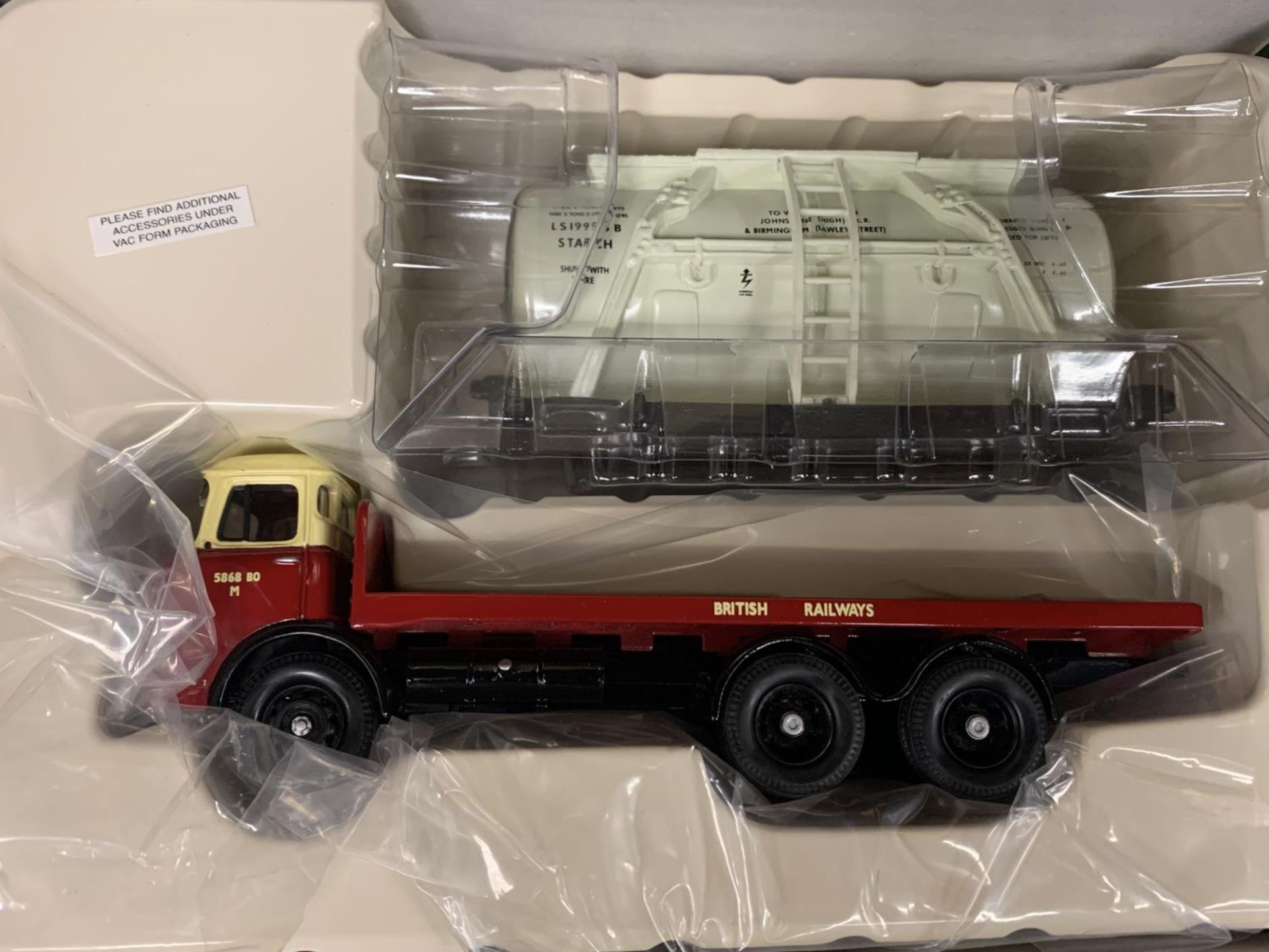 A BOXED CORGI BRITISH RAILWAYS LIMITED EDITION ALBION REIVER PLATFORM LORRY & TANK CONTAINER LOAD ' - Image 2 of 3