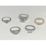 FIVE SILVER RINGS TO INCLUDE CLEAR, GREEN AND OPAL STONE EXAMPLES