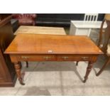 AN EDWARDIAN MAHOGANY SIDE TABLE ON TURNED LEGS, WITH TWO FRIEZE DRAWERS