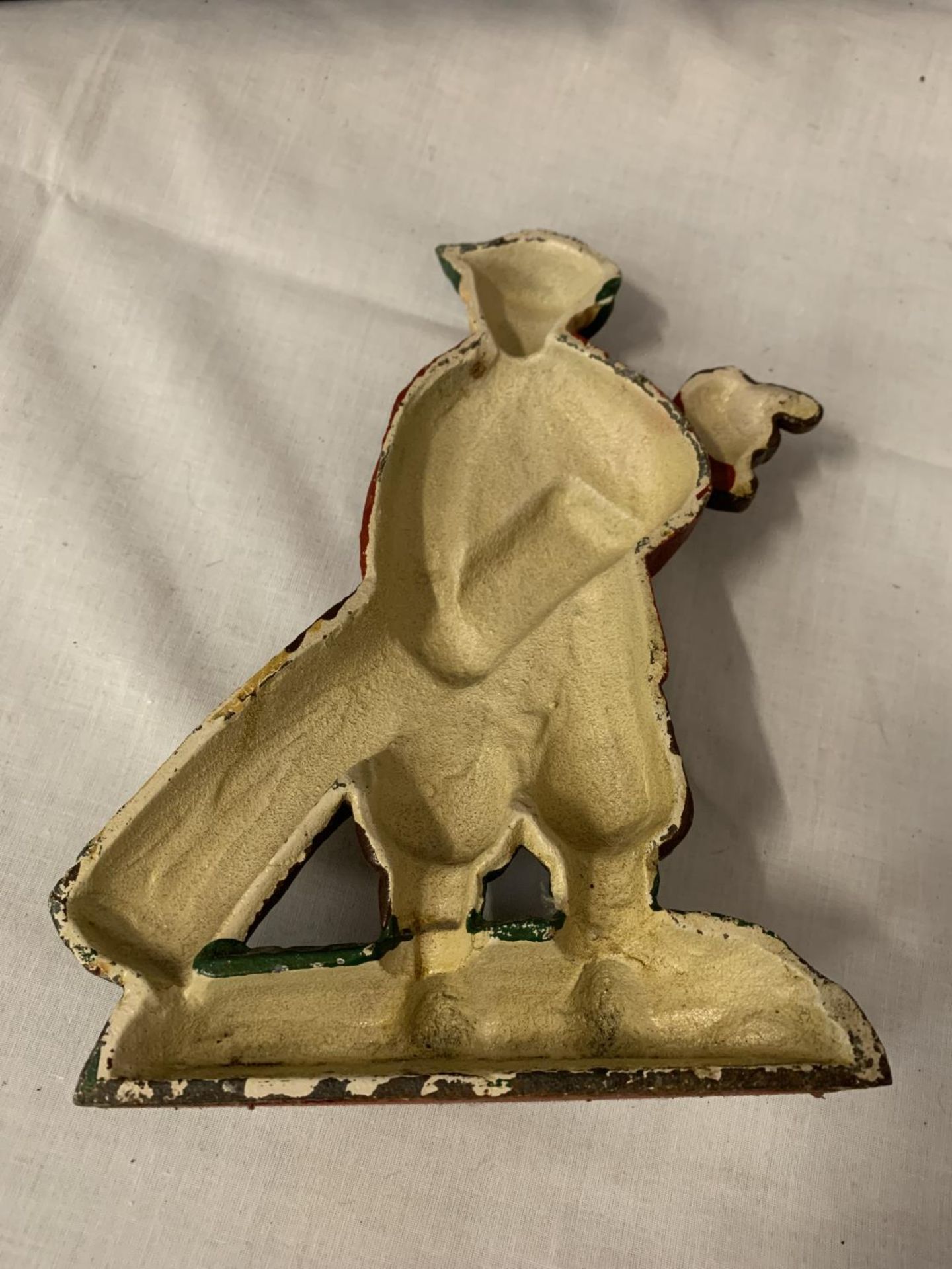 A PAINTED CAST IRON DOOR STOP IN THE SHAPE OF A GOLFER CARRYING HIS CLUBS - Image 2 of 2