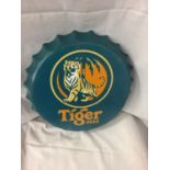 A RETRO "TIGER BEER" BOTTLE CAP TIN SIGN 35CM