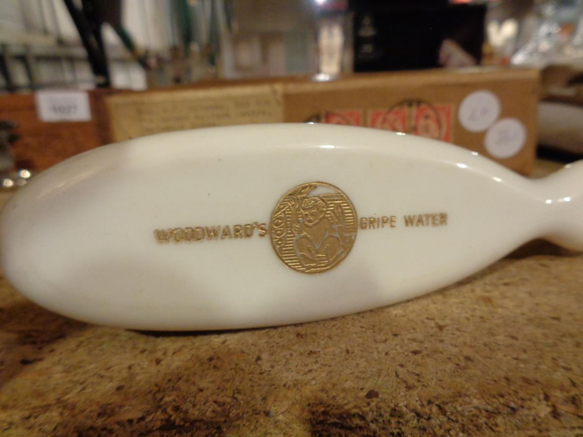 A VINTAGE BOXED WOODWARDS GRIPE WATER BRUSH - Image 2 of 2