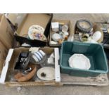 AN ASSORTMENT OF HOUSEHOLD CLEARANCE ITEMS TO INCLUDE CERAMIC PALTES, VASES AND CUPS ETC