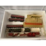 VARIOUS HORNBY DUBLO ITEMS - A 2-6-2 LOCOMOTIVE "DORCHESTER" AND TENDER, A NUMBER 133 CRANE,
