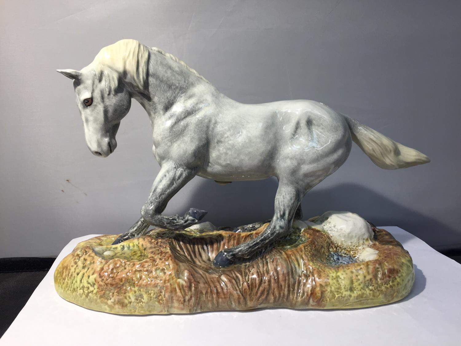 A BOXED BESWICK CARMAGUE WILD HORSE LIMITED EDITION 228/100 - Image 2 of 5