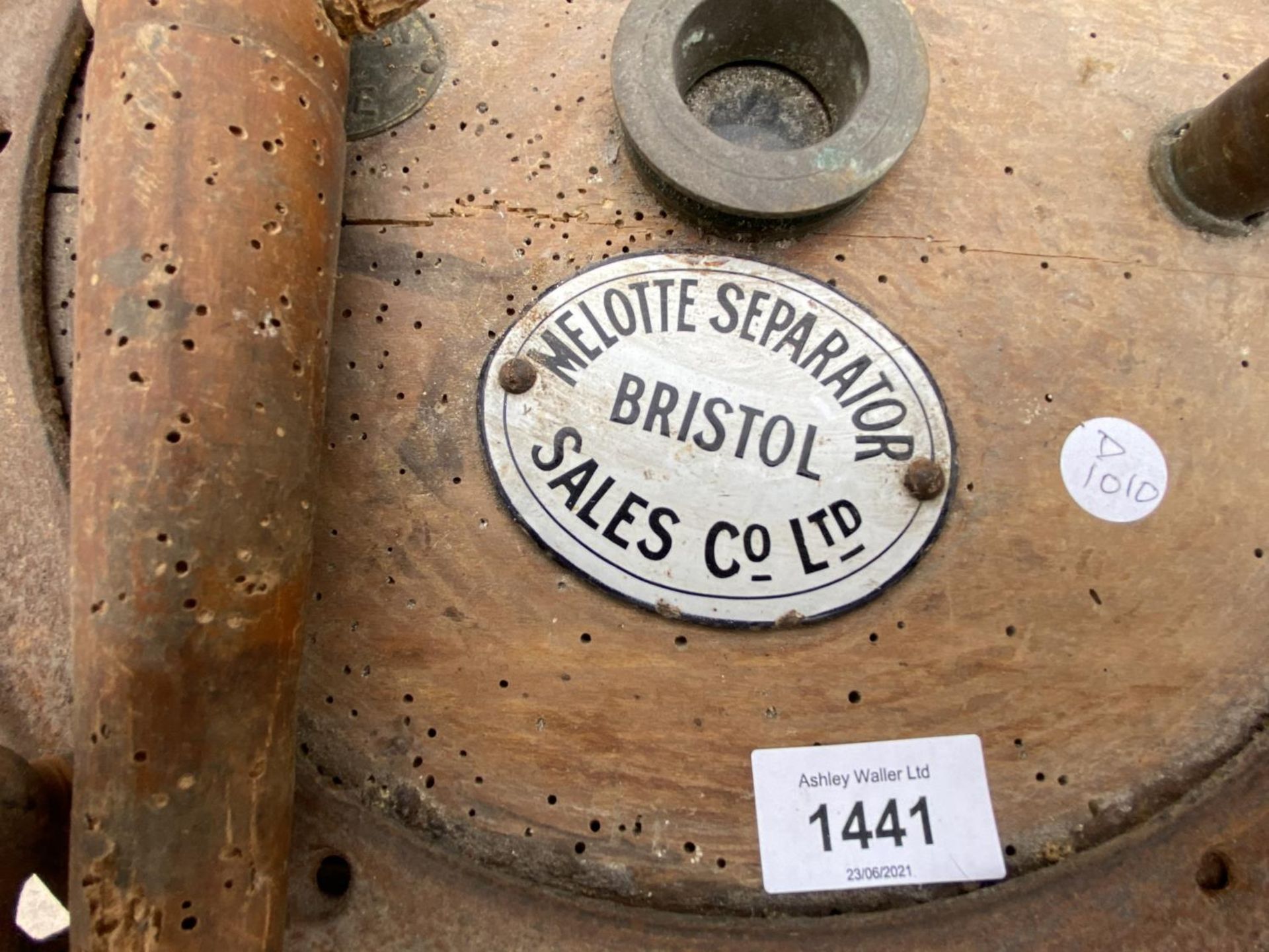 A VINTAGE 'MELOTTE SEPARATOR SALES COMPANY LTD' BUTTER CHURN - Image 3 of 3