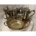 A COLLECTION OF EPNS AND SILVER PLATE ITEMS TO INCLUDE HANDLED TRAY, TWO COFFEE POTS AND TWO TEA