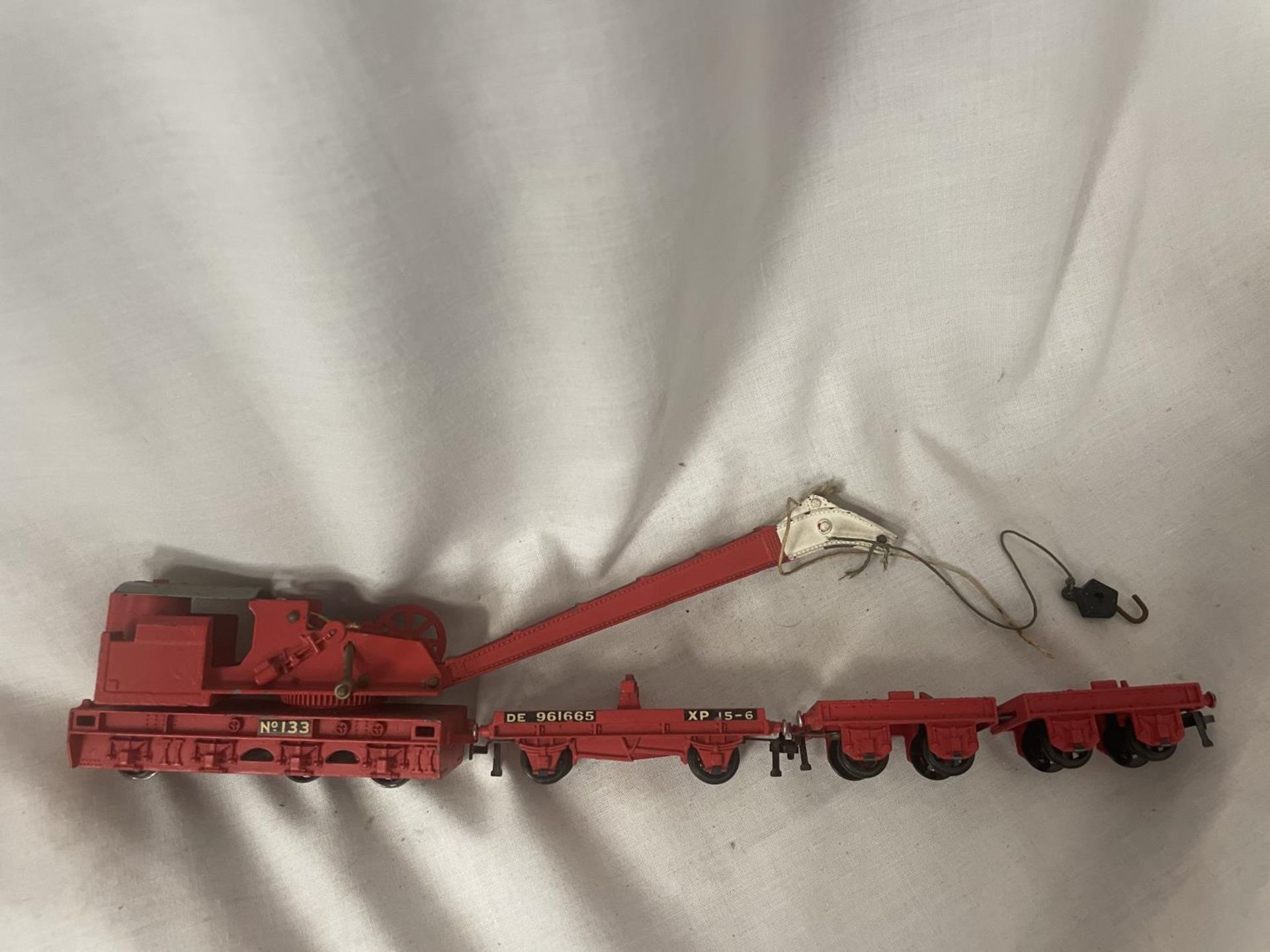 VARIOUS HORNBY DUBLO ITEMS - A 2-6-2 LOCOMOTIVE "DORCHESTER" AND TENDER, A NUMBER 133 CRANE, - Image 5 of 9