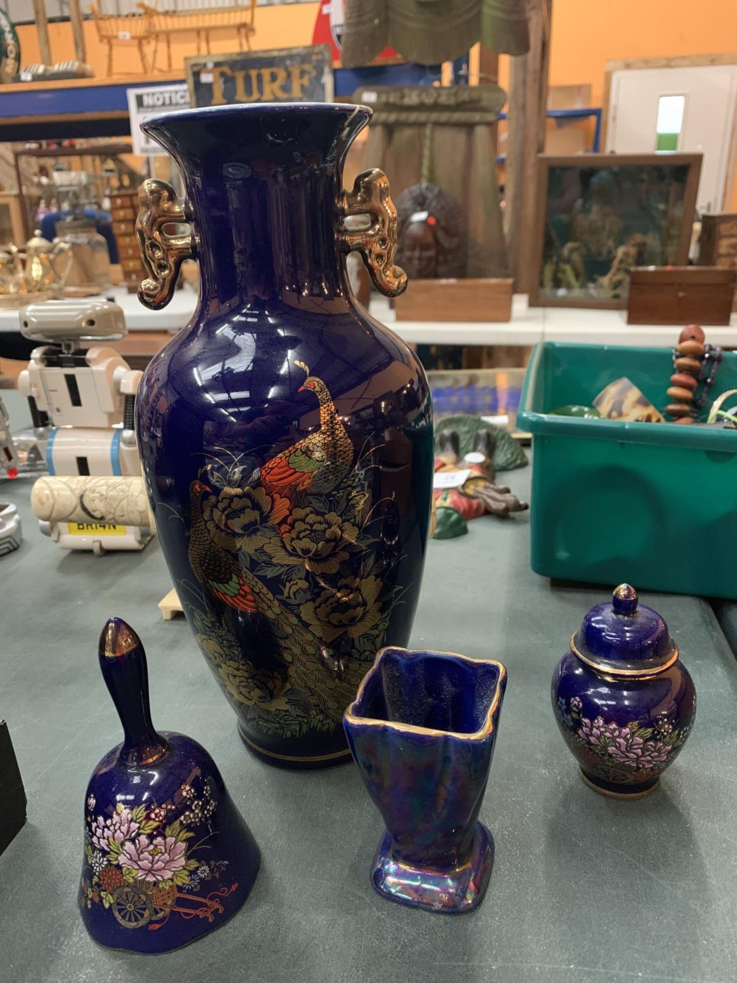 A COLLECTION OF BLUE ORIENTAL STYLE CHINA