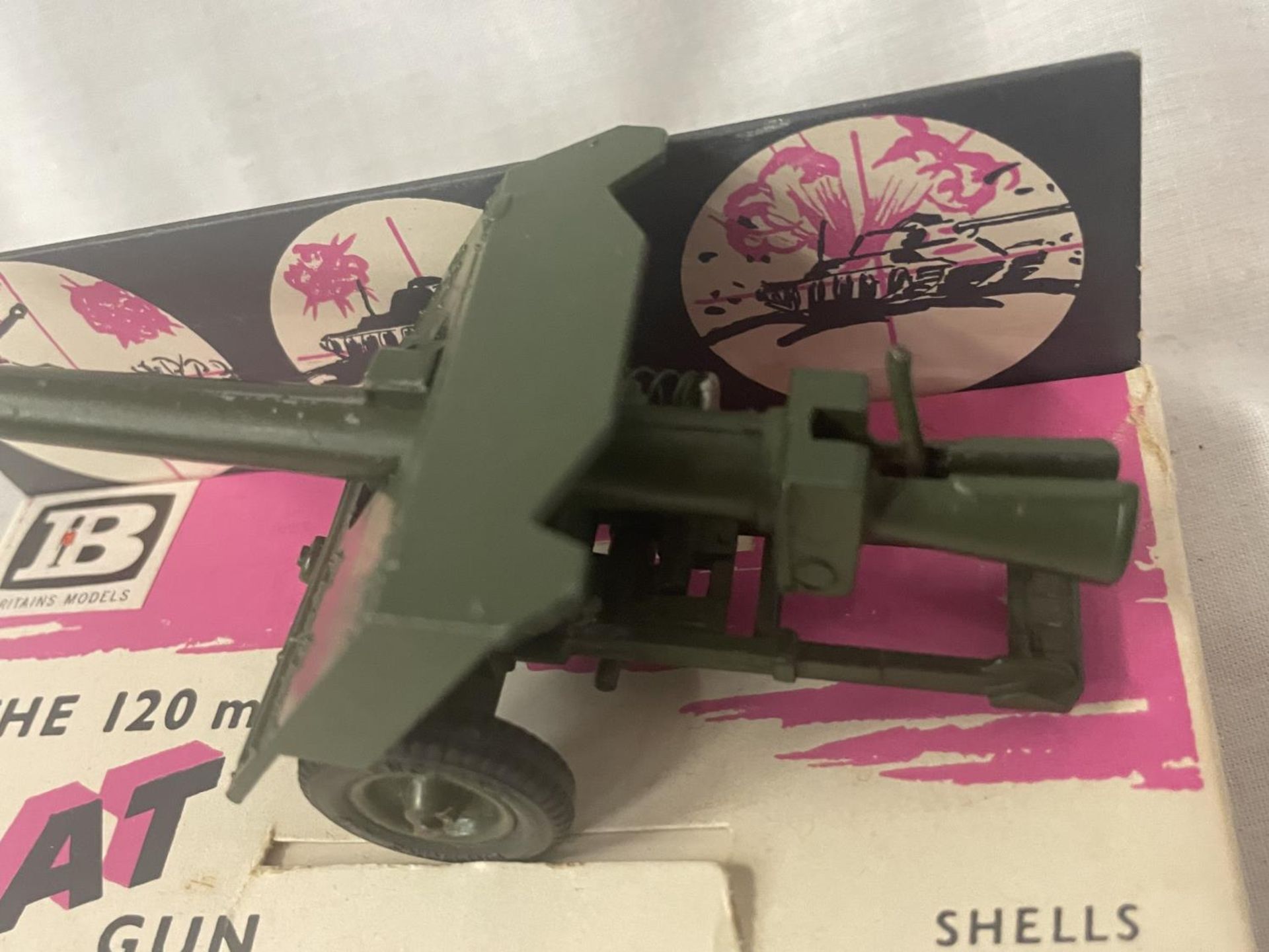 A BOXED BRITAINS 120 MM BAT GUN - Image 3 of 4