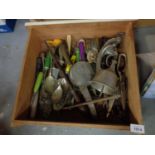 A LARGE COLLECTION OF VINTAGE KITCHEN UTENSILS